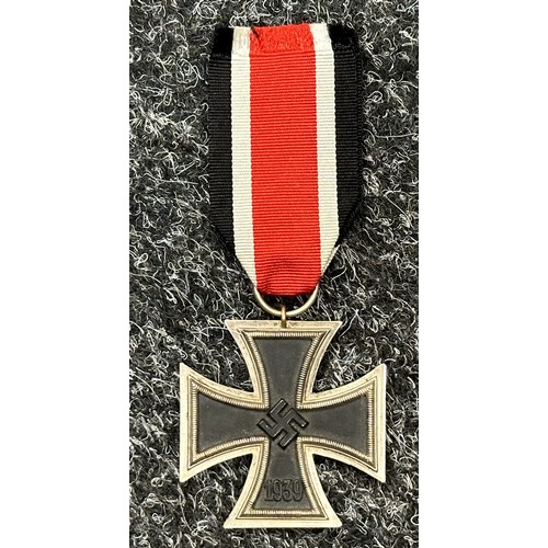 2092 - WW2 Third Reich Eisernes Kreuz 2 Klasse Iron Cross 2nd class 1939 complete with ribbon. No makers ma... 