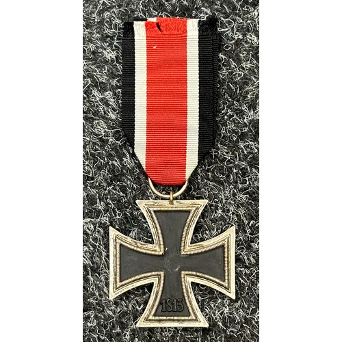 2092 - WW2 Third Reich Eisernes Kreuz 2 Klasse Iron Cross 2nd class 1939 complete with ribbon. No makers ma... 