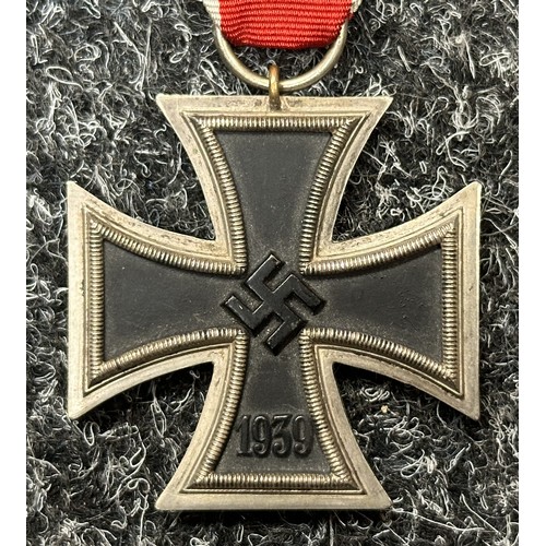 2092 - WW2 Third Reich Eisernes Kreuz 2 Klasse Iron Cross 2nd class 1939 complete with ribbon. No makers ma... 