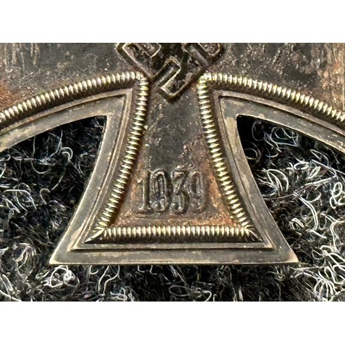 2093 - WW2 Third Reich Eisernes Kreuz 1. Klasse. Iron Cross 1st class 1939. No makers mark.