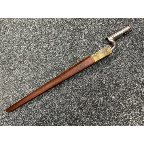 2138 - Socket bayonet with one flat and two fullered faces 400mm in length, maker marked 