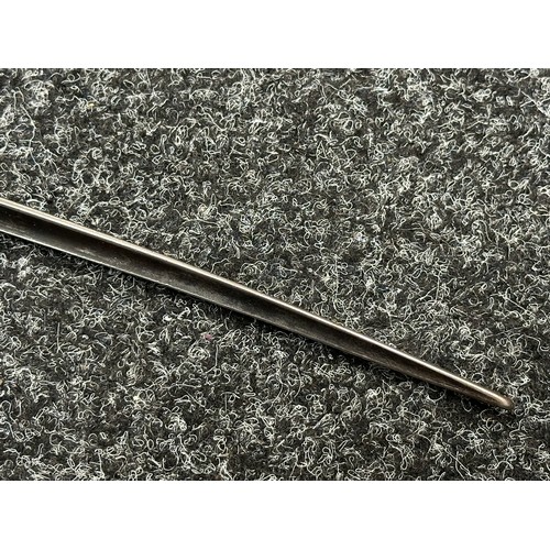 2139 - Socket Bayonet with fullered triangular blade 417mm in length. Inspection marked. Socket numbered G1... 