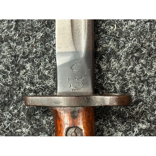 2187 - WW1 British 1907 Pattern Bayonet with single edged fullered blade 433mm in length with makers mark 