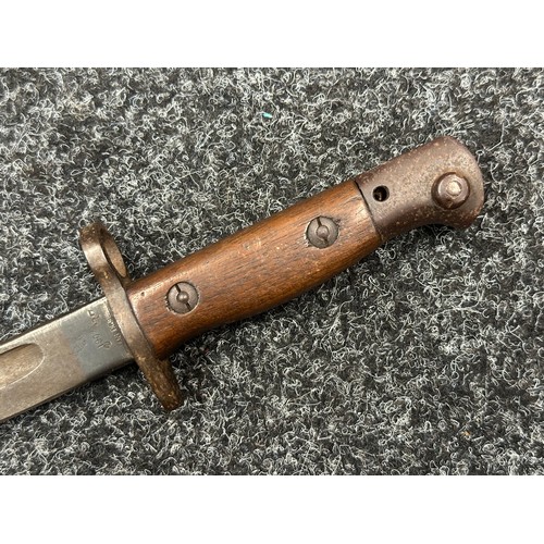 2194 - WW1 British 1907 Pattern Bayonet with fullered single edge blade 430mm in length, maker marked and d... 