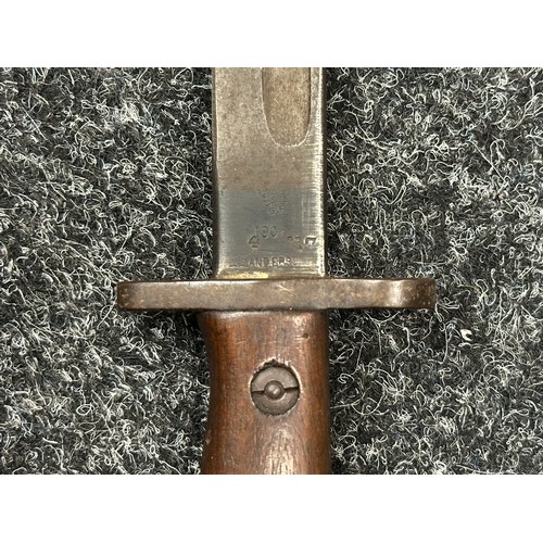 2194 - WW1 British 1907 Pattern Bayonet with fullered single edge blade 430mm in length, maker marked and d... 