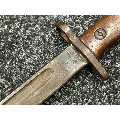 2194 - WW1 British 1907 Pattern Bayonet with fullered single edge blade 430mm in length, maker marked and d... 