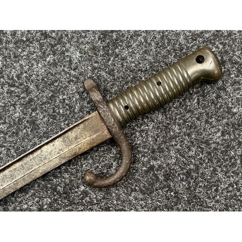 2194 - WW1 British 1907 Pattern Bayonet with fullered single edge blade 430mm in length, maker marked and d... 