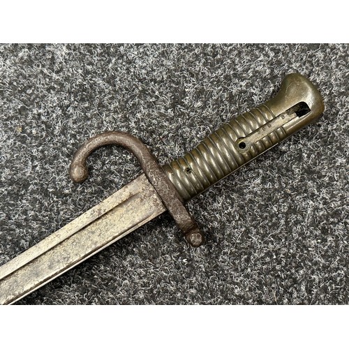 2194 - WW1 British 1907 Pattern Bayonet with fullered single edge blade 430mm in length, maker marked and d... 