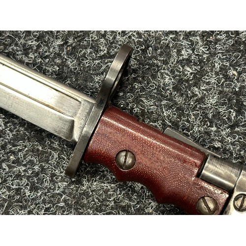 2218 - WW2 British No.7 Mk1 Land Service Bayonet / Fighting knife with fullered Bowie style blade 199mm in ... 