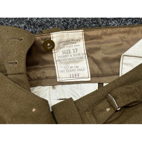 2224 - WW2 British Officers Service Dress Jacket, with General Service Kings Crown buttons, Captains rank p... 