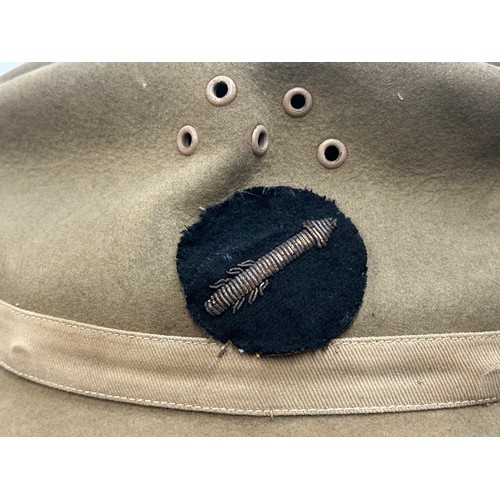 2228 - WW2 British Slouch hat with gold wire bullion arrow insignia on black backing for the 7th Indian Inf... 