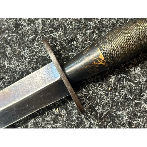 2231 - WW2 British 2nd Pattern Fairbairn - Sykes Fighting Knife. Private purchase example with unmarked blu... 