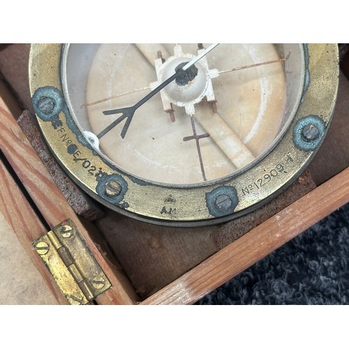 2256 - WW2 British RAF Bombsight D Compass. Air Ministry marked. Ref number 6E/0276. Serial number 12909H. ... 