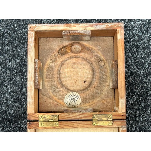 2256 - WW2 British RAF Bombsight D Compass. Air Ministry marked. Ref number 6E/0276. Serial number 12909H. ... 