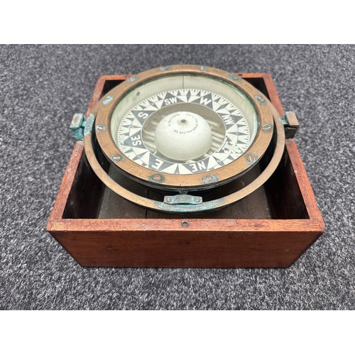 2257 - WW2 US Ships Compass. Maker marked 