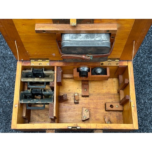 2259 - WW2 British Vickers .303 Medium Machine Gun Box Spare Parts & Tools. The box contains: two feedways,... 