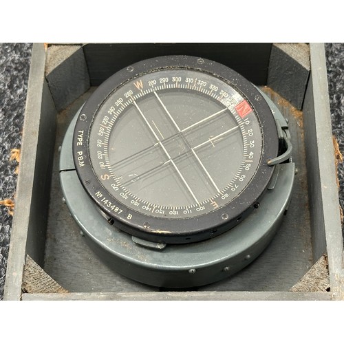 2260 - WW2 British RAF Type P8M Aircraft Compass serial number 143478 B. Air Ministry marked 6A/726. Comple... 