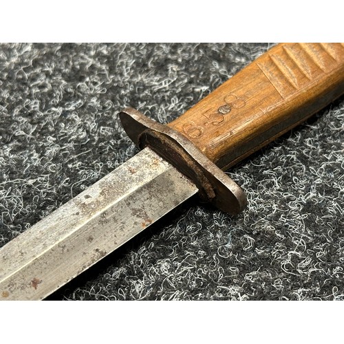 2272 - WW1 Imperial German Army Kampfmesser Trench Knife with 145mm long blade, inspection marked. Leather ... 