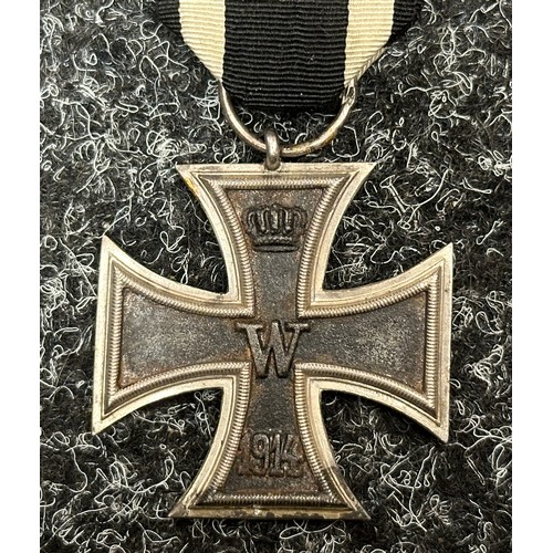 2280 - WW1 Imperial German Eisernes Kreuz 2. Klasse 1914. Iron Cross 2nd class 1914 complete with original ... 