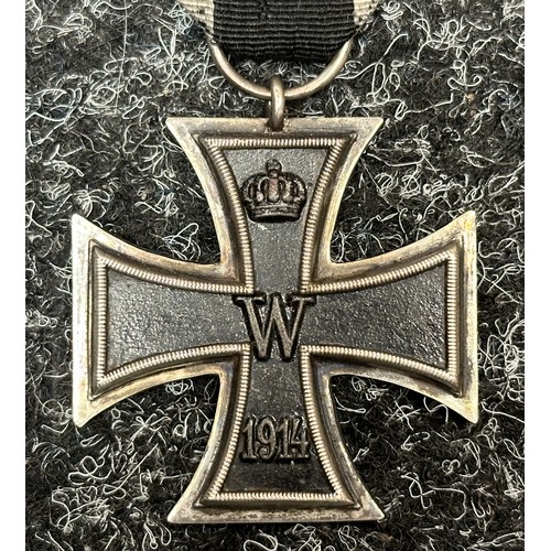 2281 - WW1 Imperial German Eisernes Kreuz 2. Klasse 1914. Iron Cross 2nd class 1914 complete with original ... 