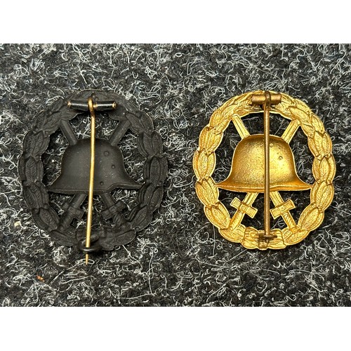 2298 - WW1 Imperial German Verwundetenabzeichen in Schwarz, cut out hollow back example and a Verwundetenab... 