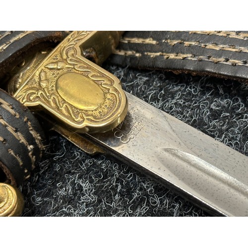 2345 - WW2 Third Reich Heer Officers Lion Head Sword with fullered single edged blade 865mm in length maker... 