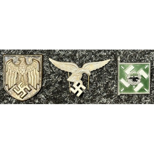 2367 - WW2 Third Reich WHW Plastic Regiment General Goring Flag: Luftwaffe Tropenhelm Eagle maker marked 