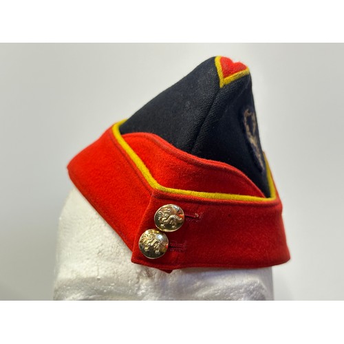 2370 - Post War British Kings Own Royal Border Regt Coloured Field Service Cap. Cloth Cap badge. Staybrite ... 