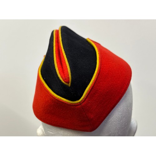 2370 - Post War British Kings Own Royal Border Regt Coloured Field Service Cap. Cloth Cap badge. Staybrite ... 