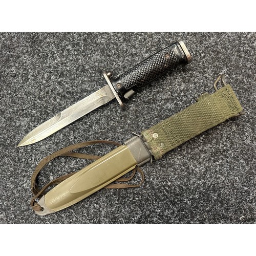 2376 - Post war US M5-1 Knife Bayonet with 170mm long blade. Crossguard is stamped 