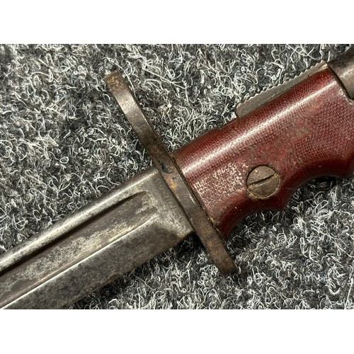 2391 - British No 7 MK I /1. Land Service Bayonet with fullered Bowie style blade 196mm in length. Maker ma... 