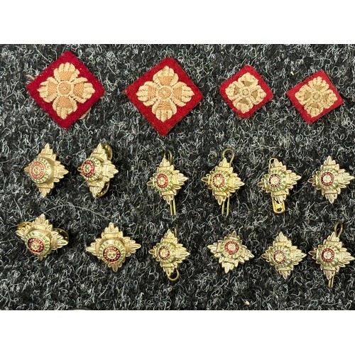 2404 - British Army Royal Artillery collar dogs, Staybrite buttons, rank insignia, cloth rank slips on's, c... 