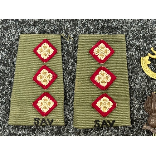 2404 - British Army Royal Artillery collar dogs, Staybrite buttons, rank insignia, cloth rank slips on's, c... 