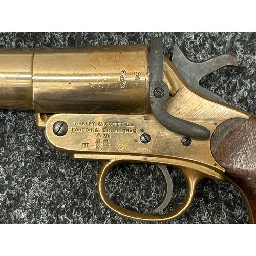 2448 - Deactivated WW1 British Webley & Scott Flare Pistol Serial Number 27341. 105mm long barrel. Wooden g... 