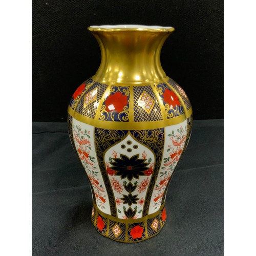 7 - Royal Crown Derby 1128 ‘Old Imari’ pattern baluster vase, second quality, 21cm high