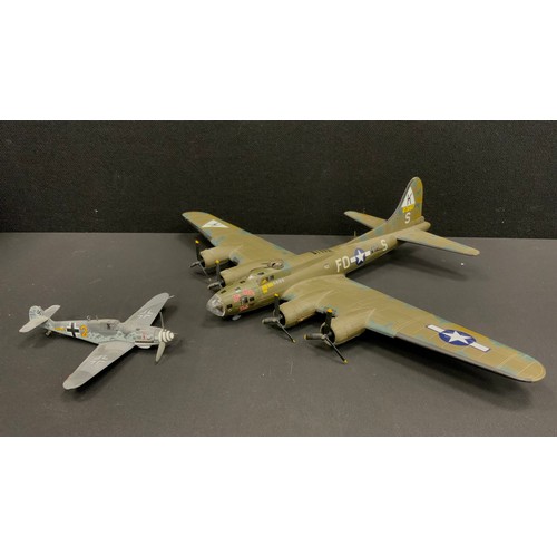 49 - Corgi Boxed Aviation Archive 1:72 scale AA39915 Boeing B-17F Flying Fortress & Messerschmitt Bf109G-... 