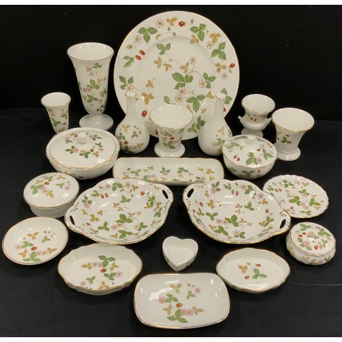 21 - Wedgwood ‘Wild Strawberry’ ware including; a plate, vases, trinket trays, lidded pots; etc