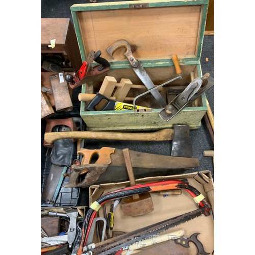 81 - Tools - woodworking, engineering, mechanic’s and gardening inc Stanley no 5 and 400 planes others wo... 