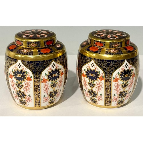 7 - A pair of Royal Crown Derby Imari 1128 pattern ginger jars and covers, 12cm, first quality, printed ... 