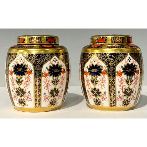 7 - A pair of Royal Crown Derby Imari 1128 pattern ginger jars and covers, 12cm, first quality, printed ... 