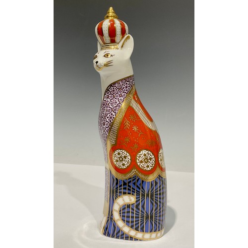 33 - A Royal Crown Derby model, Royal Cats, Abyssinian, 22cm, printed mark in red, first quality