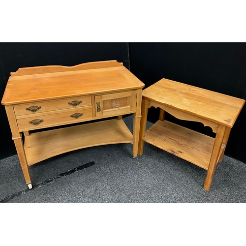 115 - An Edwardian pine wash-stand / dressing table, quarter galleried top, with pair of drawers, and sing... 