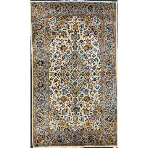 147 - A Central Persian Kashan Rug (253cm x 150cm)