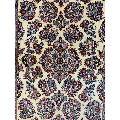 171 - A North West Persian Sarouk Rug (200cm x 130cm)