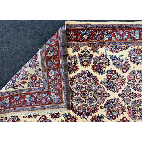 171 - A North West Persian Sarouk Rug (200cm x 130cm)