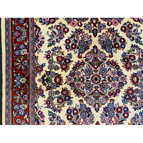 171 - A North West Persian Sarouk Rug (200cm x 130cm)