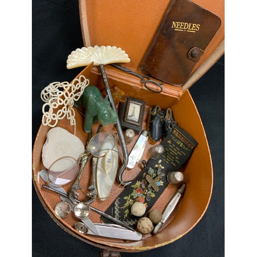 225 - Boxes and objects - mother of pearl objects including; nail buffer, fruit knives; silver thimbles; V... 