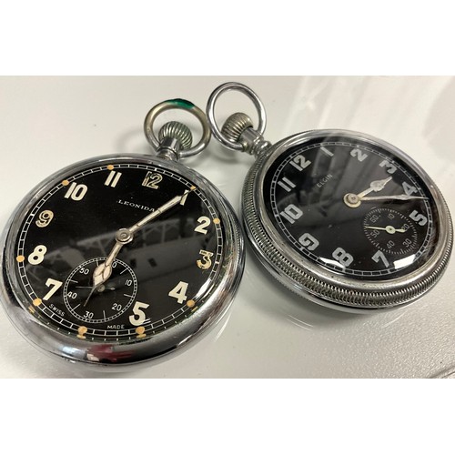 269 - A World War II leonidas G.S.T.P pattern pocket watch, black dial, Arabic numerals, board Arrow and s... 