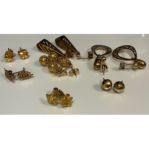 280 - earrings - a pair of 9ct gold double ball drop earrings, others leaves, flower heads, drops etc part... 