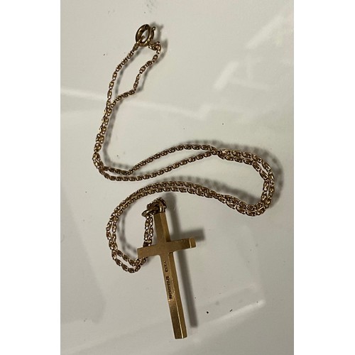 284 - An indistinctly marked gold metal cross pendant pendant necklace on chain, marks worn, 4.8g